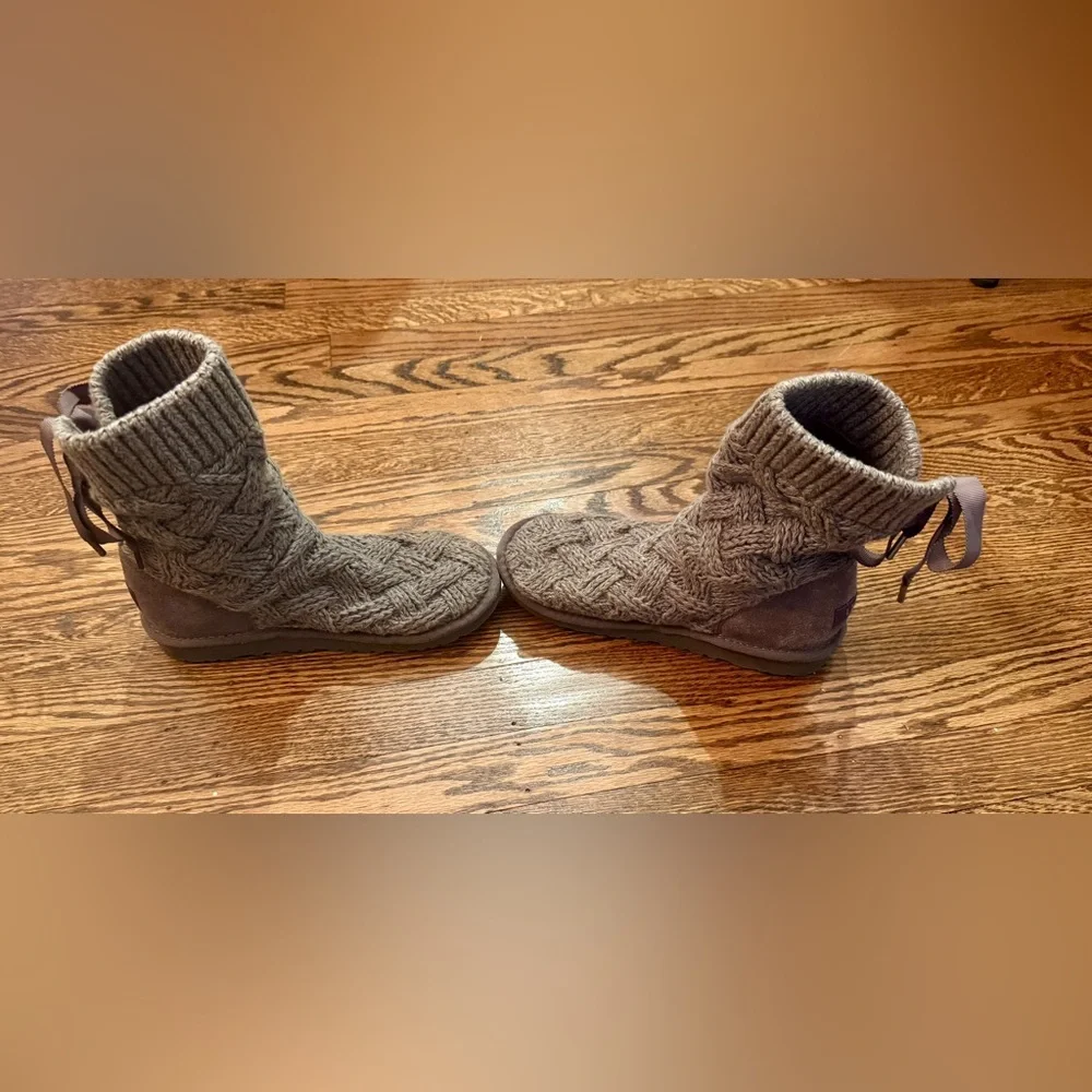 UGG Charcoal Knit Boots with‎ Bow Accent-Youth/Big Kid Size